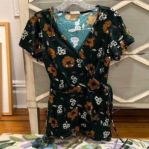 Sienna Sky green velvet blouse size Small